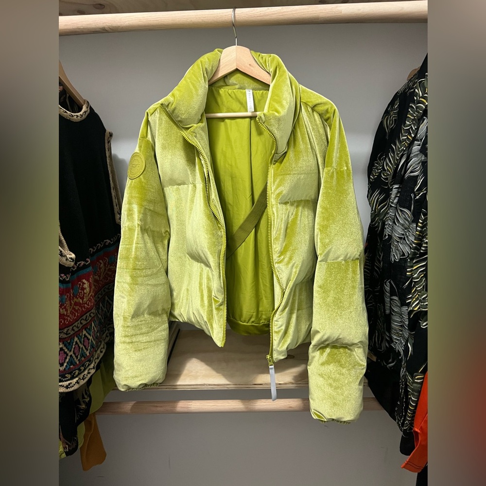 Wander Velour Fabletics puffer jacket